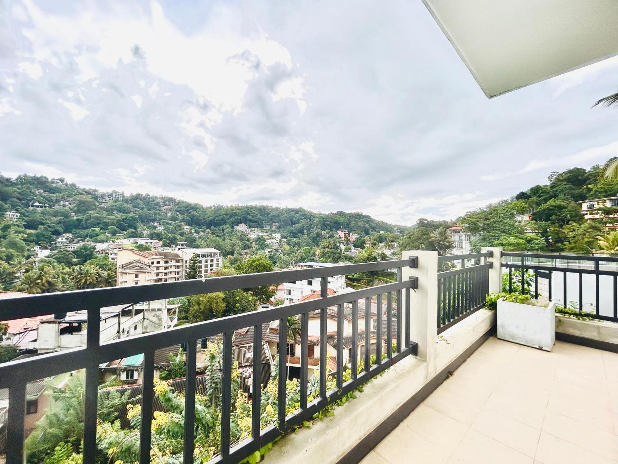 The Terrace Kandy Bagian luar foto